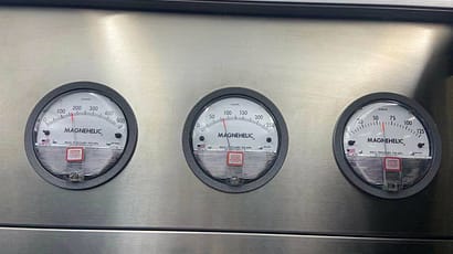Ламинары IPharmtech ▶ производство и продажа ламинарных укрытий, боксов любой комплектации ✔ монтаж ✔ пуско-наладка и техническое о...