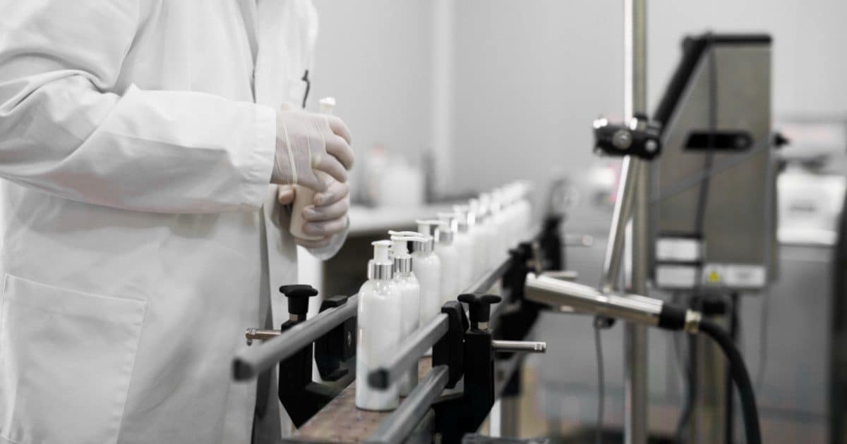 Чистые помещения для косметической промышленности Заказать чистые помещения для косметической промышленности для безопасного и качественного производства косметики. Ipharmt...